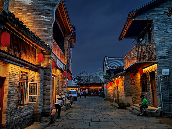 點亮千年古鎮(zhèn)中渡，文旅夜游又添一彩！
